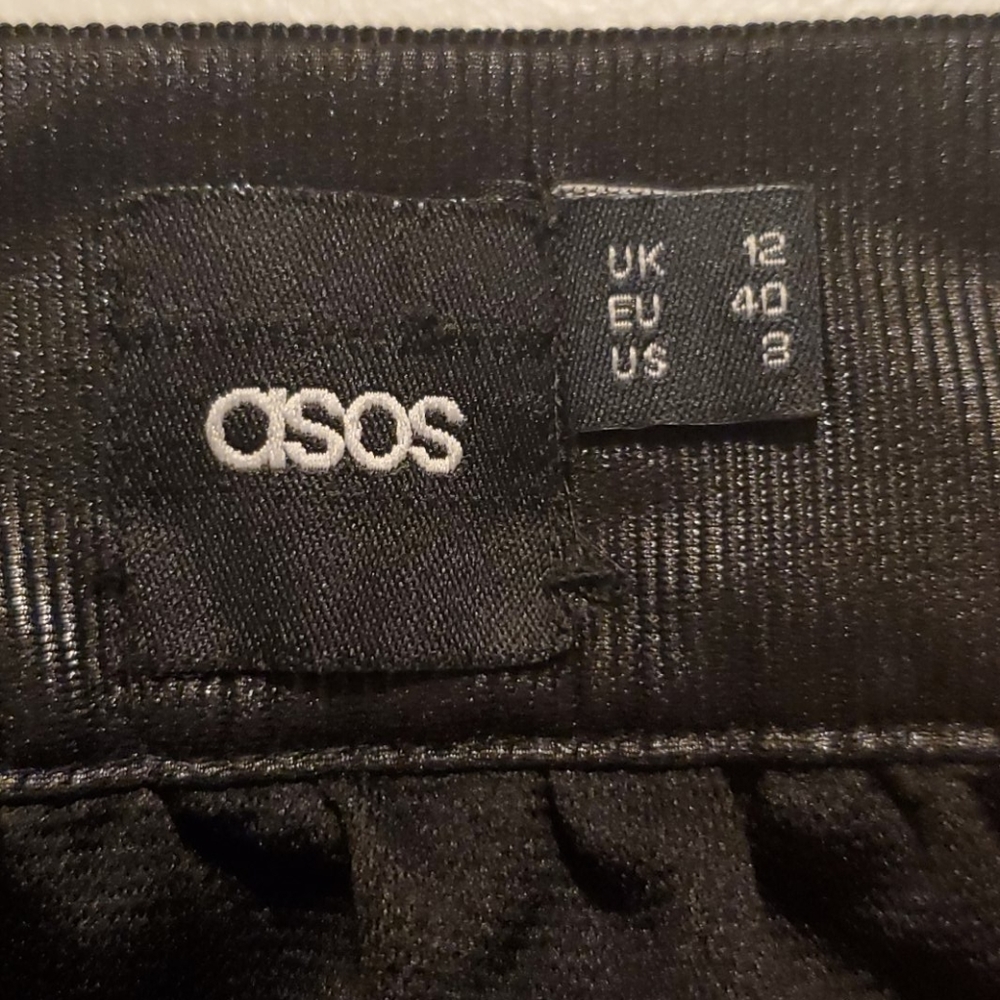 Asos brand black skater skirt. - Picture 2 of 6